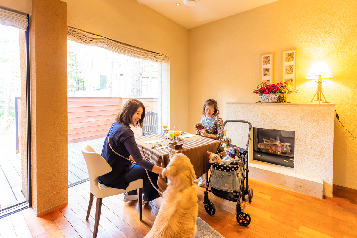 個室は４部屋ございます、お子様や愛犬との気兼ねない時間をお過ごしください